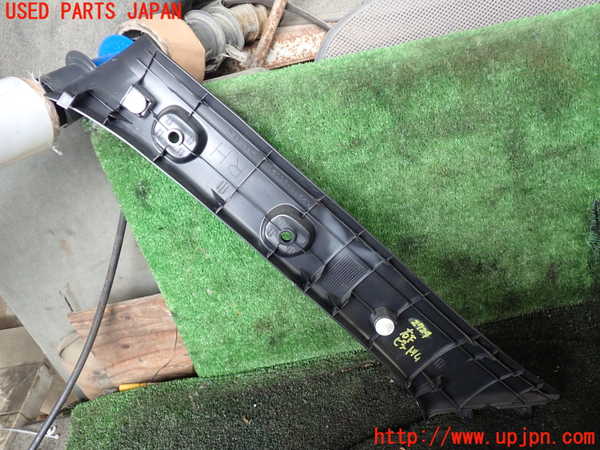 1UPJ-27247655]ハイゼット カーゴ(S700V)右フロントピラートリム 中古_m0002.jpg