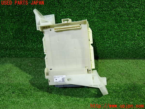 1UPJ-27256741]アルファード(AGH30W)ヒューズボックス1(室内) 中古_m0002.jpg