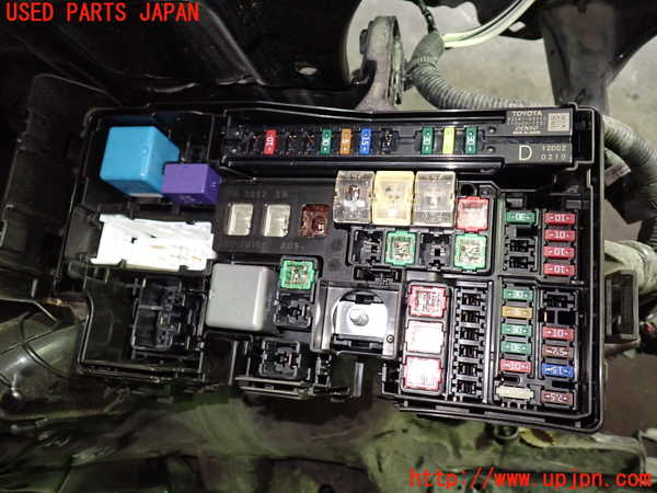 1UPJ-27256742]アルファード(AGH30W)ヒューズボックス2(エンジンルーム内) 中古_m0002.jpg