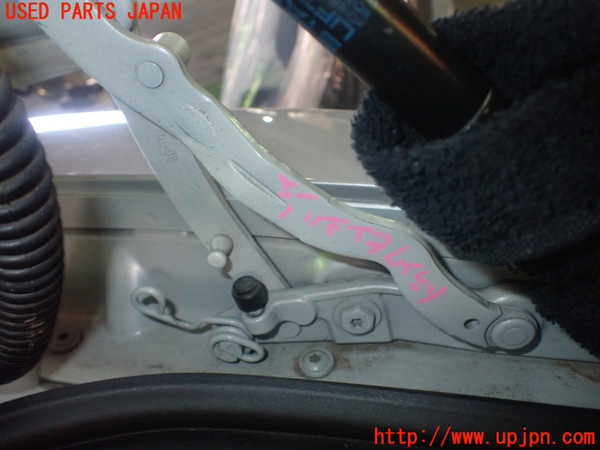 1UPJ-27261513]BMW Z4 ロードスター(BT30 E85)トランクヒンジ1 中古_m0002.jpg