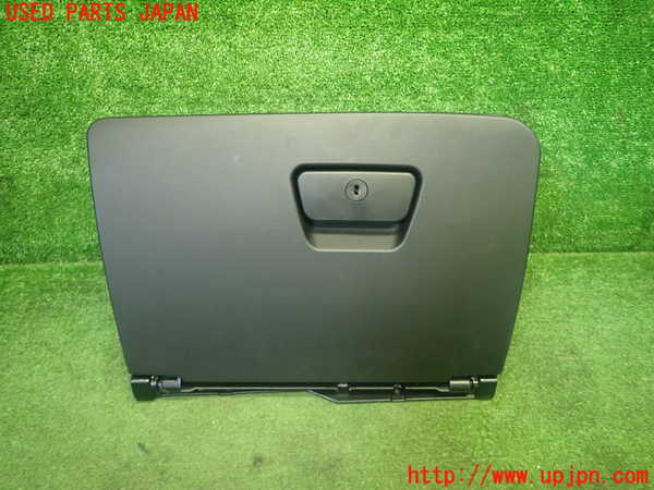 5UPJ-27267516]BMW Z4 ロードスター(BT30 E85)グローブボックス1 中古_m0001.jpg