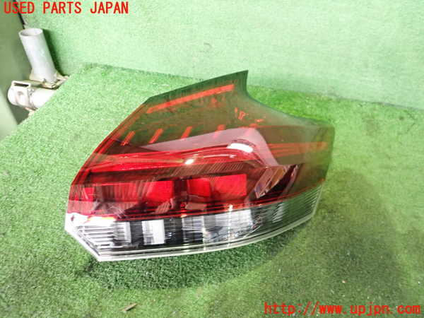 2UPJ-27271530]キックス(P15)右テールランプ 中古_m0001.jpg