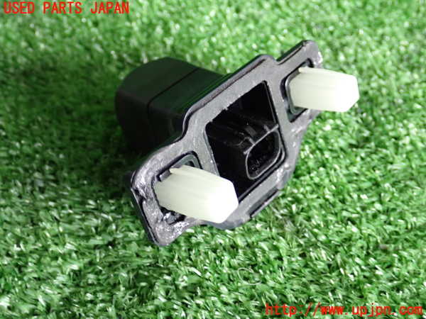 5UPJ-27286680]プリウス(ZVW51)バックカメラ 中古_m0002.jpg