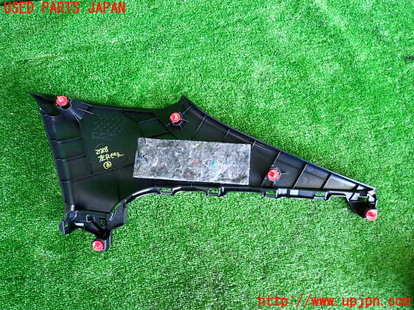 2UPJ-27287680]プリウス(ZVW51)左リアピラートリム 中古_m0002.jpg