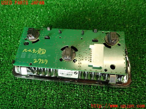 2UPJ-27296412]BMW 523d(FW20)(F10)ルームランプ2 (2列目真中) 【ジャンク品】 中古_m0004.jpg