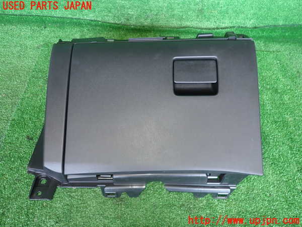 2UPJ-27307516]CX-8(KG2P)グローブボックス1 中古_m0001.jpg