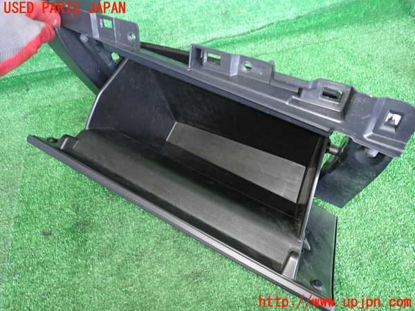 2UPJ-27307516]CX-8(KG2P)グローブボックス1 中古_m0003.jpg