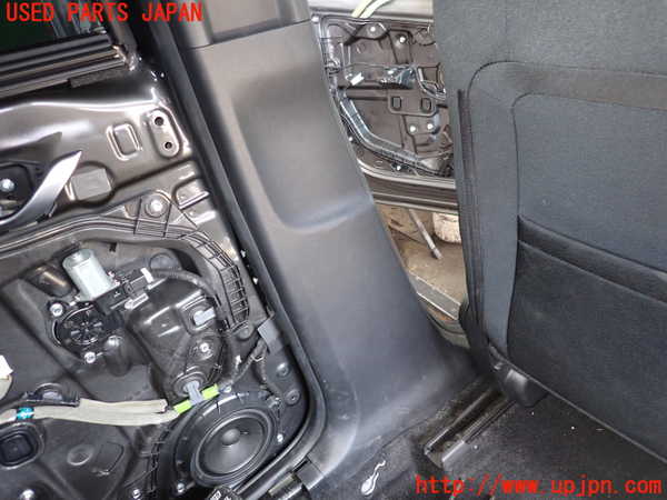 2UPJ-27307670]CX-8(KG2P)左センターピラートリム 中古_m0003.jpg