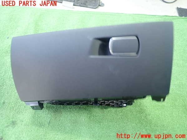 1UPJ-27317516]BMW M240i クーペ F22 (2G30)グローブボックス1 中古_m0001.jpg