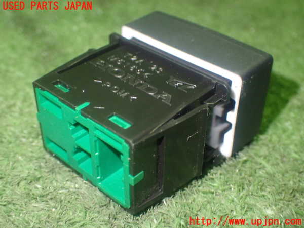 5UPJ-27326307]ステップワゴン スパーダ ハイブリッド(RP5)スイッチ2 VSC TRC OFF 中古_m0003.jpg