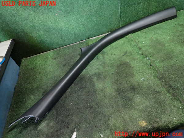 5UPJ-27337655]ポルシェ・911(99705)右フロントピラートリム 中古_m0001.jpg