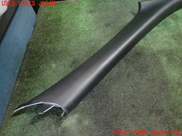 5UPJ-27337655]ポルシェ・911(99705)右フロントピラートリム 中古_m0004.jpg