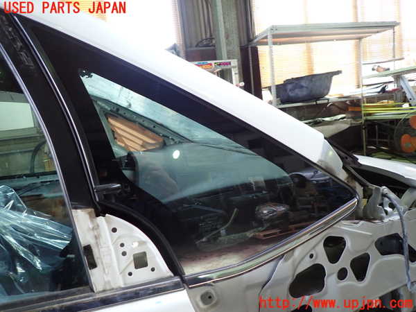 5UPJ-27341200]エスクァイアハイブリッド(ZWR80G)右フロント三角窓ガラス AGC M2H3 中古_m0001.jpg