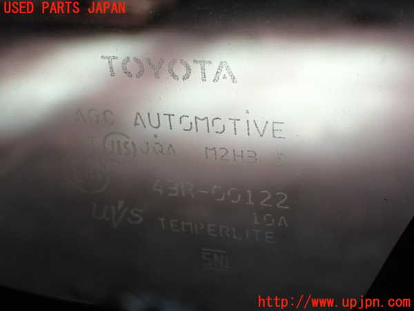 5UPJ-27341200]エスクァイアハイブリッド(ZWR80G)右フロント三角窓ガラス AGC M2H3 中古_m0003.jpg