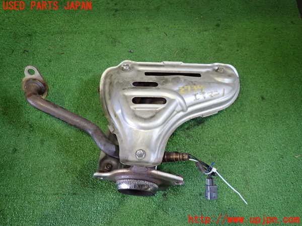 5UPJ-27342041]エスクァイアハイブリッド(ZWR80G)エキマニ1 中古_m0001.jpg