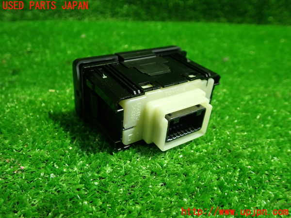 1UPJ-27346309]エスクァイアハイブリッド(ZWR80G)スイッチ4 (スライドドア) 中古_m0002.jpg
