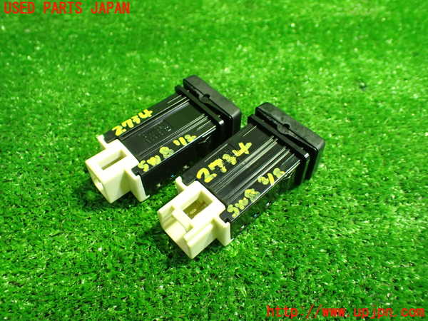 1UPJ-27346313]エスクァイアハイブリッド(ZWR80G)スイッチ8 (シートヒーター) 中古_m0003.jpg