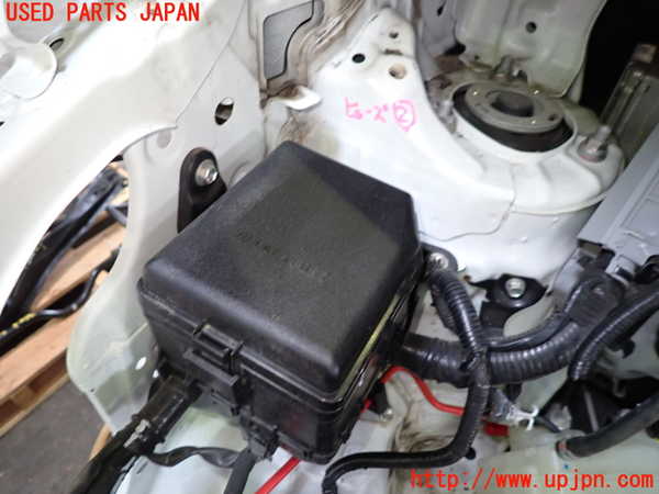 1UPJ-27346742]エスクァイアハイブリッド(ZWR80G)ヒューズボックス2 中古_m0001.jpg