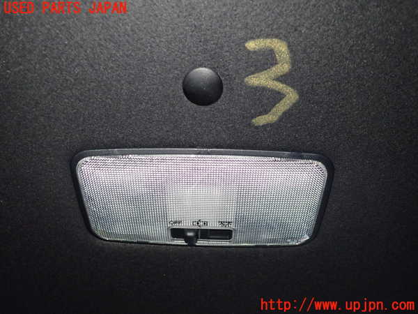 1UPJ-27346413]エスクァイアハイブリッド(ZWR80G)ルームランプ3 (3列目) 中古_m0001.jpg