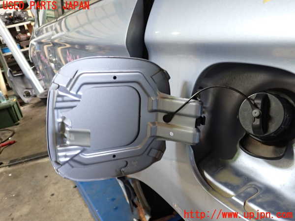 2UPJ-27351690]アウトランダーPHEV(GG2W)フューエルリッド 中古_m0002.jpg