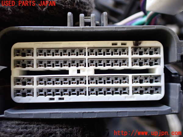 2UPJ-27352010]アウトランダーPHEV(GG2W)エンジン 4B11-S61-Y61 4WD 中古_m0003.jpg