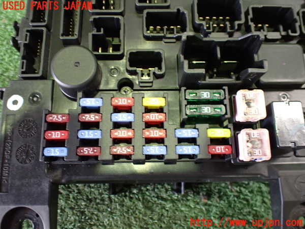 2UPJ-27356743]アウトランダーPHEV(GG2W)ヒューズボックス3 中古_m0002.jpg