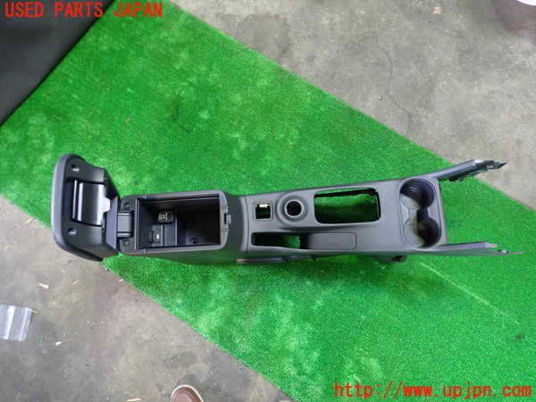 2UPJ-27357540]アウトランダーPHEV(GG2W)センターコンソール 中古_m0003.jpg