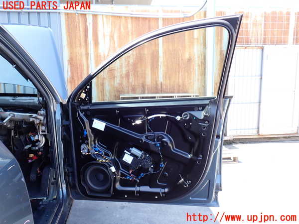 2UPJ-27371230]VW トゥアレグ(7LBMVA)右前ドア (43R-001167) 中古_m0005.jpg