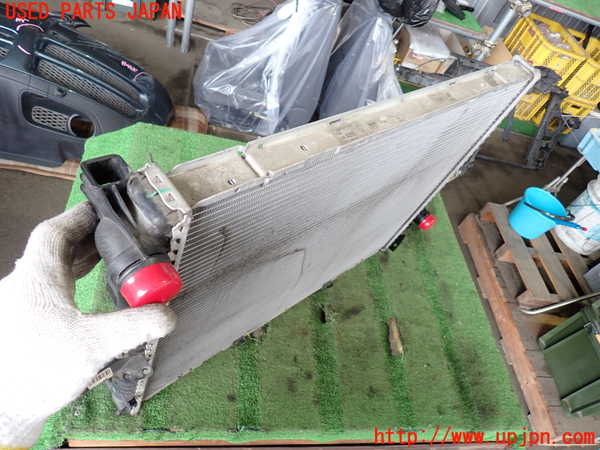 2UPJ-27372321]VW トゥアレグ(7LBMVA)ラジエーター1 中古_m0002.jpg