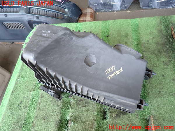 2UPJ-27372560]VW トゥアレグ(7LBMVA)エアクリーナーボックス 中古_m0003.jpg