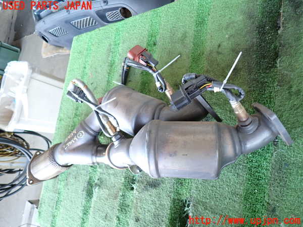 2UPJ-27372662]VW トゥアレグ(7LBMVA)触媒2 中古_m0002.jpg