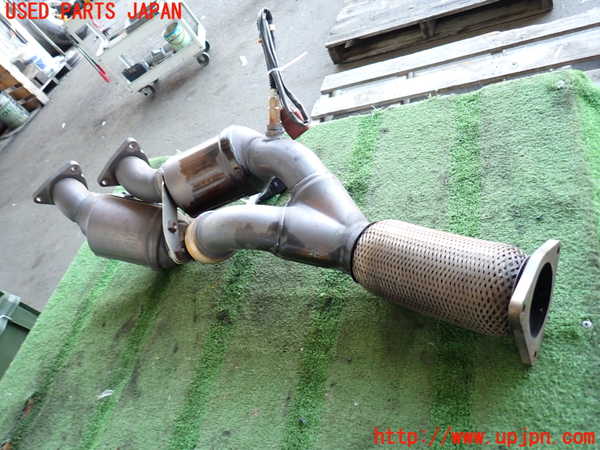 2UPJ-27372662]VW トゥアレグ(7LBMVA)触媒2 中古_m0004.jpg