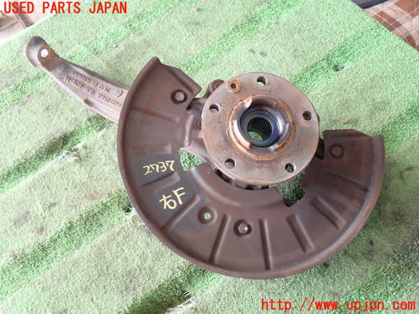 2UPJ-27374290]VW トゥアレグ(7LBMVA)右フロントナックルハブ 中古_m0001.jpg