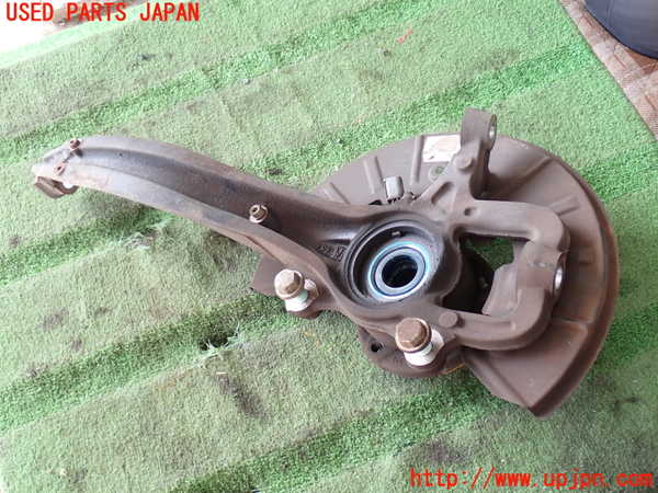 2UPJ-27374290]VW トゥアレグ(7LBMVA)右フロントナックルハブ 中古_m0002.jpg