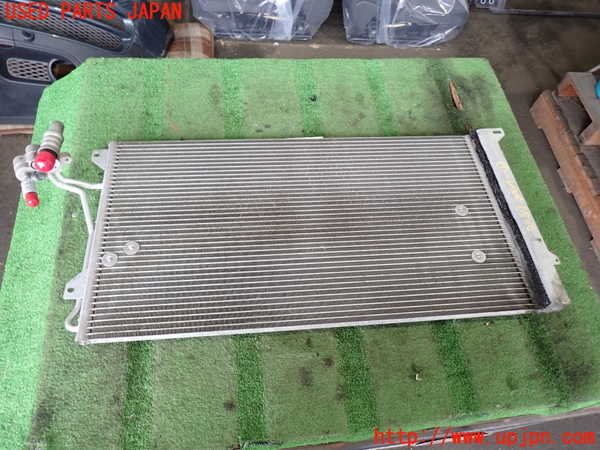 2UPJ-27376031]VW トゥアレグ(7LBMVA)エアコンコンデンサー1 中古_m0001.jpg