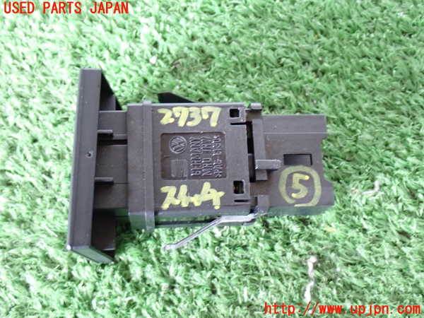 2UPJ-27376310]VW トゥアレグ(7LBMVA)スイッチ5 (ソナー) 中古_m0002.jpg