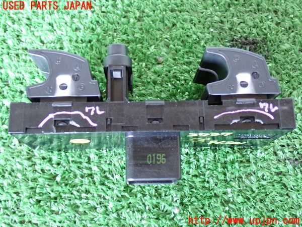 2UPJ-27376240]VW トゥアレグ(7LBMVA)右前パワーウィンドウスイッチ 中古_m0002.jpg