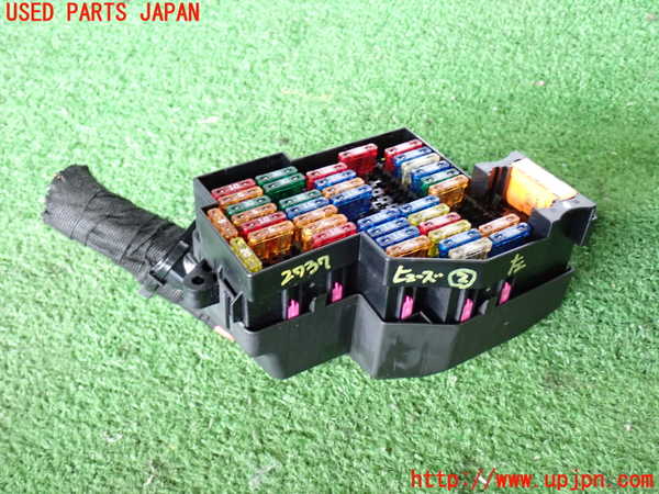 2UPJ-27376742]VW トゥアレグ(7LBMVA)ヒューズボックス2 中古_m0001.jpg
