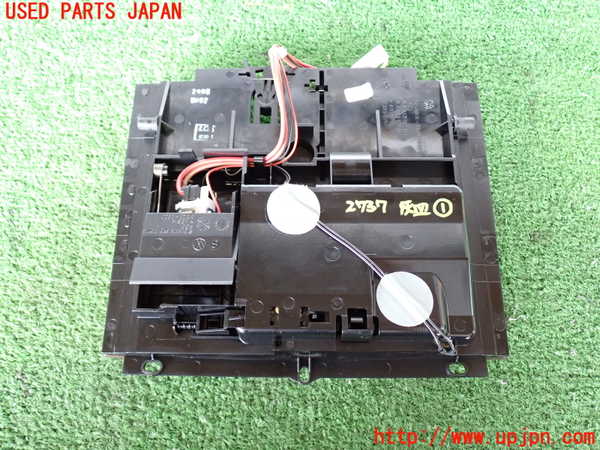 2UPJ-27377821]VW トゥアレグ(7LBMVA)灰皿1 中古_m0003.jpg