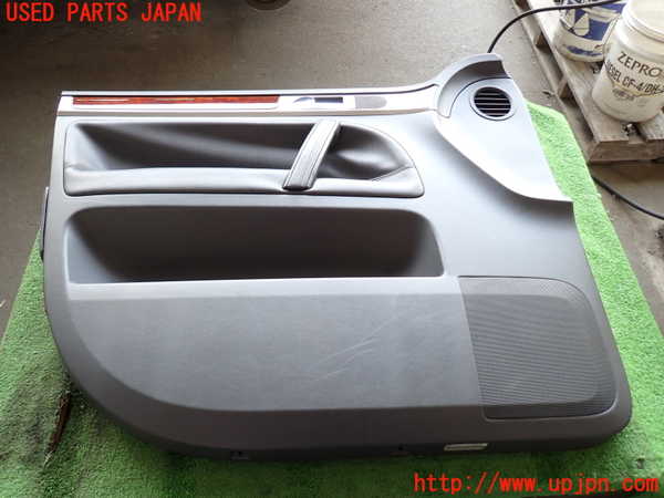 2UPJ-27371264]VW トゥアレグ(7LBMVA)左前ドア内張り 中古_m0001.jpg