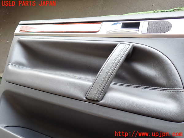 2UPJ-27371264]VW トゥアレグ(7LBMVA)左前ドア内張り 中古_m0002.jpg