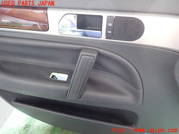 2UPJ-27371264]VW トゥアレグ(7LBMVA)左前ドア内張り 中古_m0004.jpg