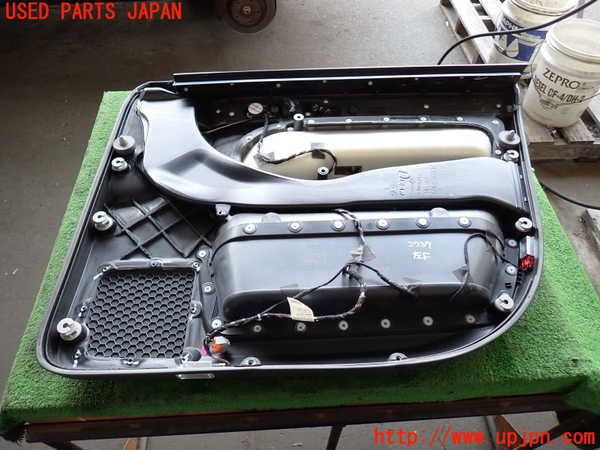 2UPJ-27371264]VW トゥアレグ(7LBMVA)左前ドア内張り 中古_m0005.jpg