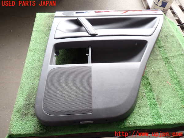 2UPJ-27371294]VW トゥアレグ(7LBMVA)右後ドア内張り 【ジャンク品】 中古_m0001.jpg