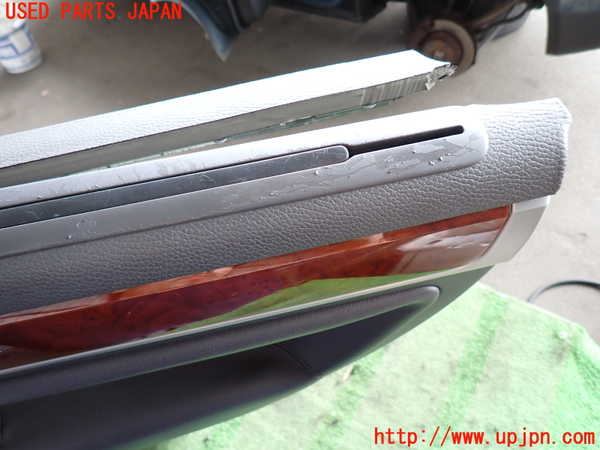 2UPJ-27371294]VW トゥアレグ(7LBMVA)右後ドア内張り 【ジャンク品】 中古_m0004.jpg