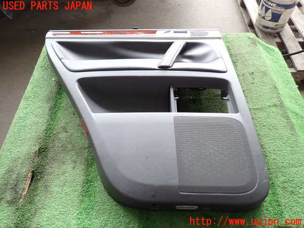 2UPJ-27371324]VW トゥアレグ(7LBMVA)左後ドア内張り 【ジャンク品】 中古_m0001.jpg