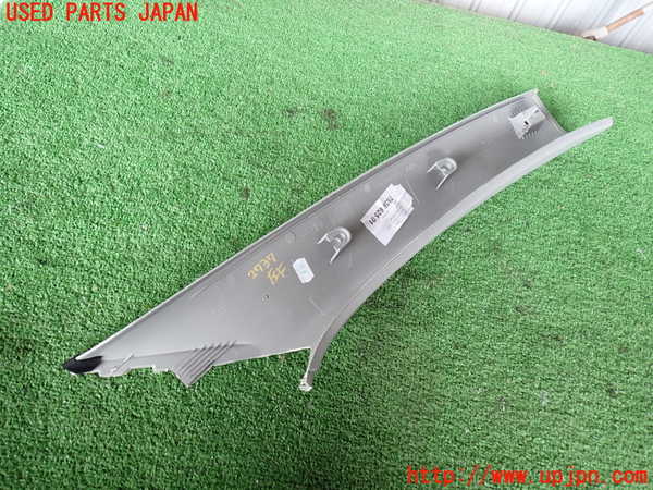 2UPJ-27377660]VW トゥアレグ(7LBMVA)左フロントピラートリム 中古_m0002.jpg