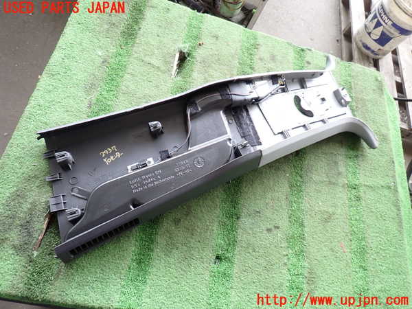 2UPJ-27377665]VW トゥアレグ(7LBMVA)右センターピラートリム 中古_m0002.jpg