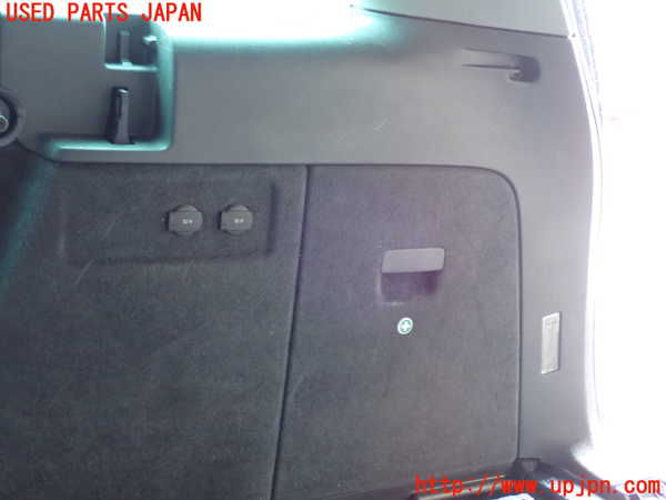 2UPJ-27377675]VW トゥアレグ(7LBMVA)右リアピラートリム 中古_m0004.jpg