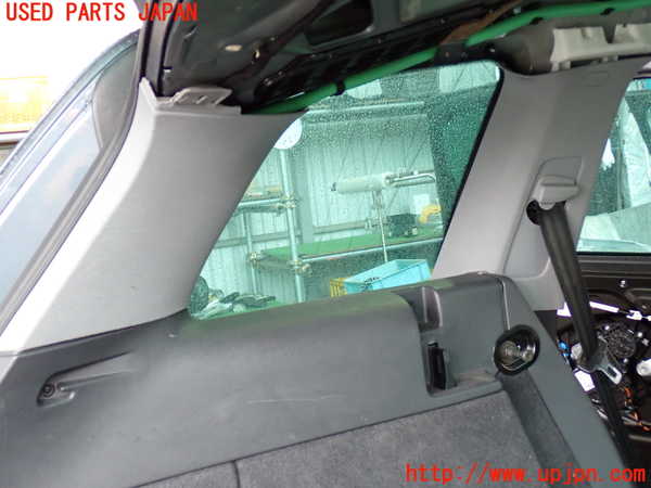 2UPJ-27377680]VW トゥアレグ(7LBMVA)左リアピラートリム 中古_m0002.jpg